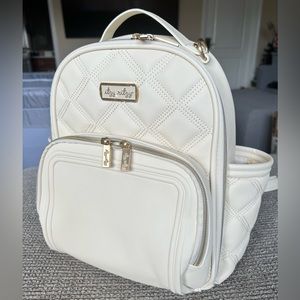 SOLD Itzy Ritzy Mini Plus